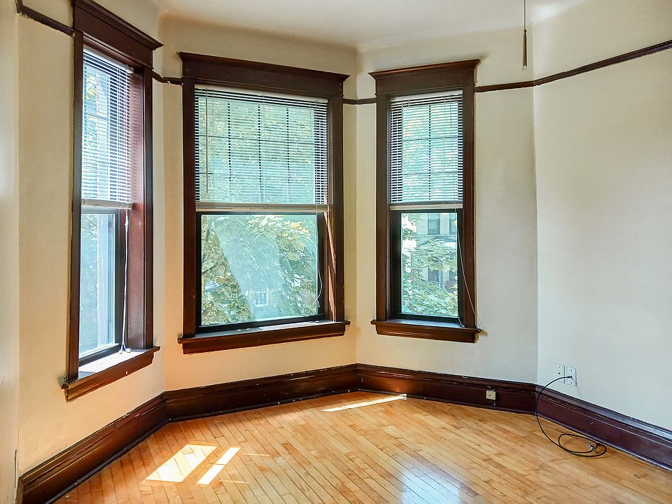1st image of 3639 1/2 N Paulina St #2