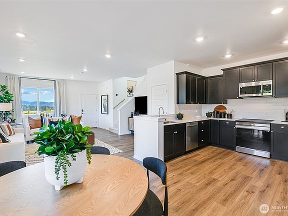 3rd image of 14501 204th Avenue Ct E