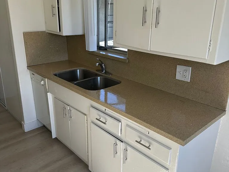 f7124 — Photo 35