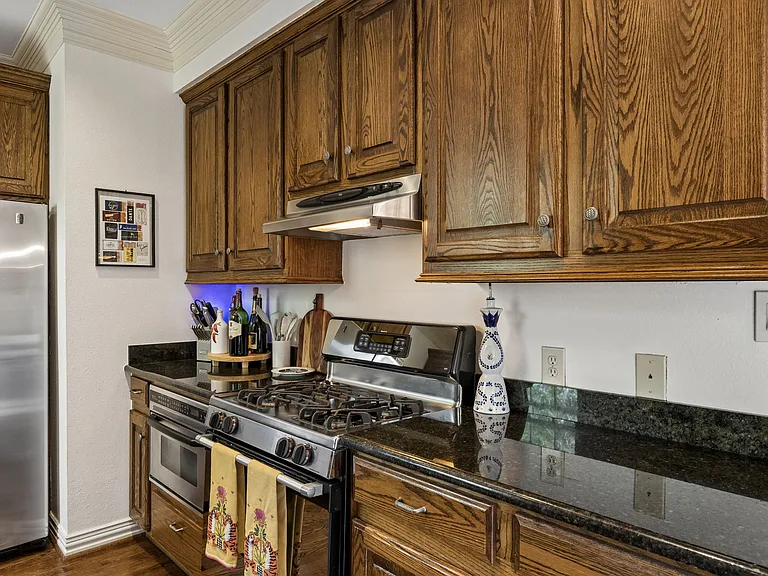3101 Rosedale Ave — Photo 8