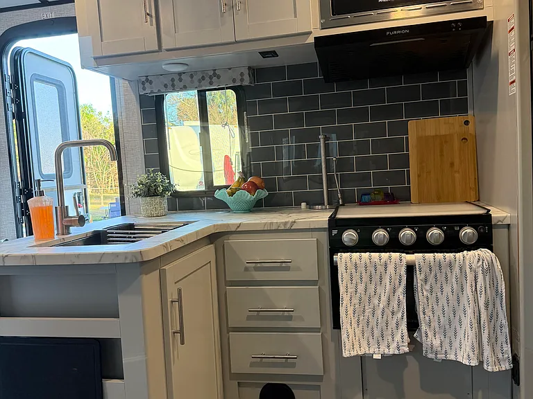 Fully equipped kitchen