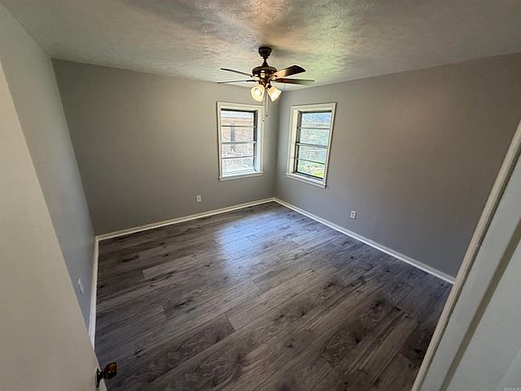 4th image of 1302 Nebraska St