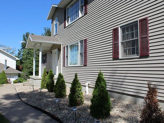 4th image of 615 Deer Lake Dr E