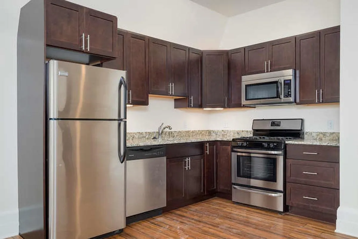 1 bed, 600 sqft, $1,300 — Photo 3