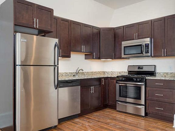 3rd image of 144 Edward St APT 6
