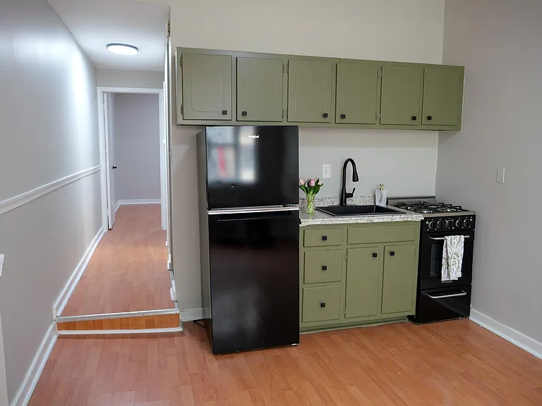 521 S 21st St #1 — Photo 2