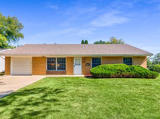 7769 Kensington Ln, Hanover Park, IL