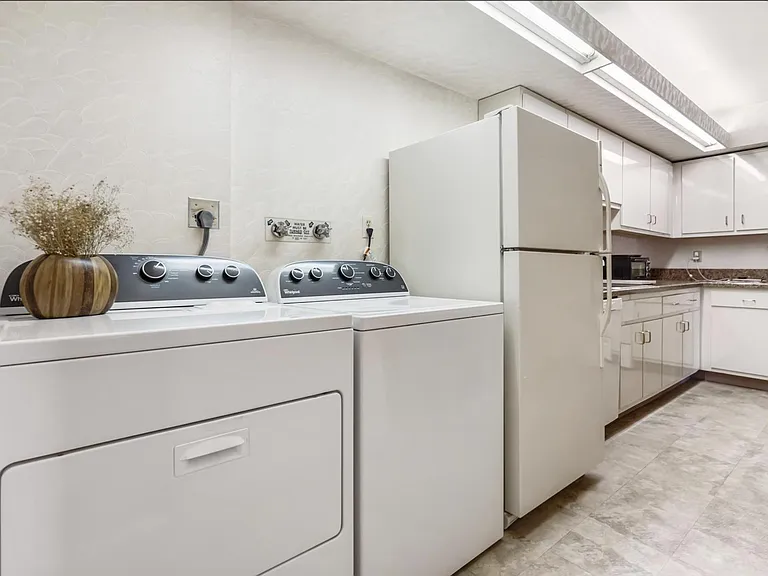 37 Stonehenge Cir — Photo 8