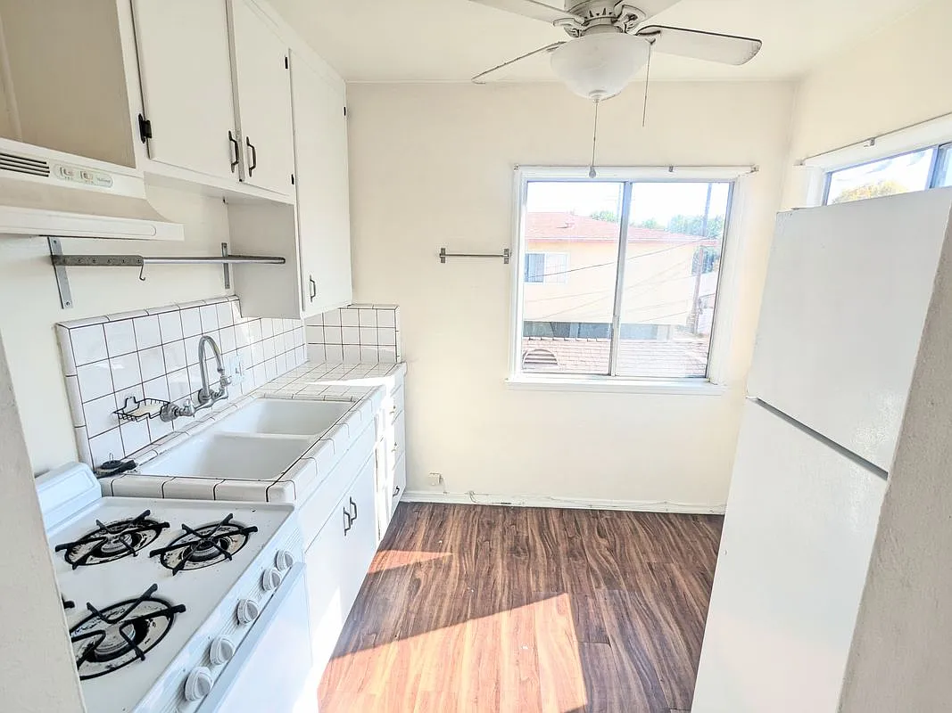 Studio, 1.0 bath, 426 sqft, $1,550 — Photo 4
