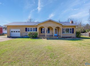 904 Rhodes St, Hartselle, AL 35640