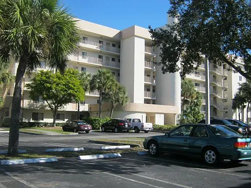 9000-9040 Royal Palm Blvd Photo 1