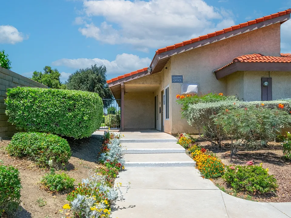 Vista View Apartments