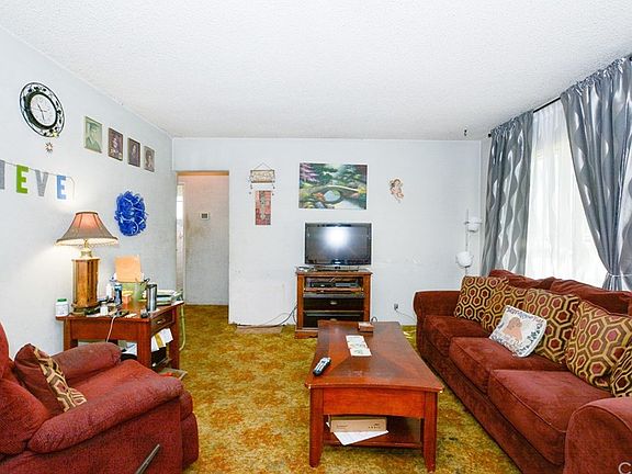 3rd image of 8866 West Blvd
