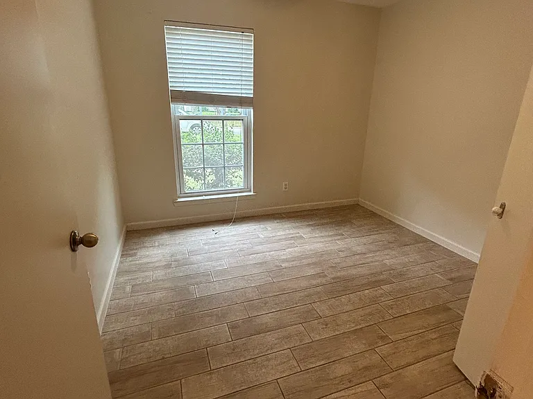 430 Parkview Dr — Photo 8