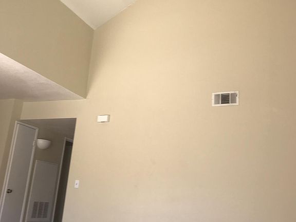 4th image of 21200 Trumpet Dr