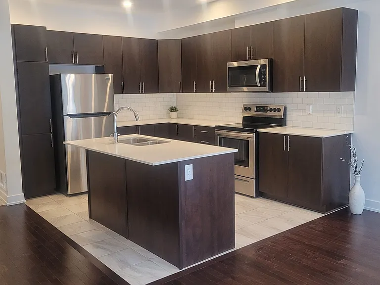1026 Hydrangea Ave — Photo 8