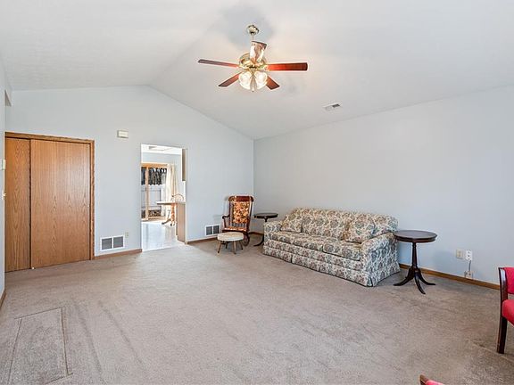 3rd image of 4758 Ogden Dr