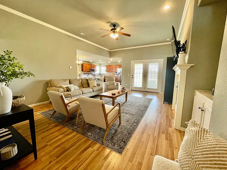 3844 Waterhole Ave — Photo 2