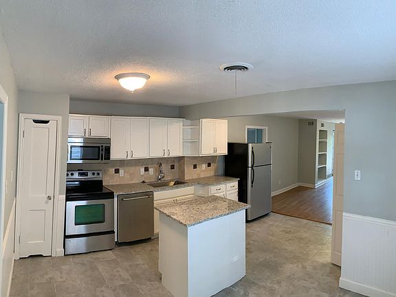 2nd image of 3254 Sandage Ave