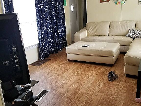 4th image of 135 Split Oak Dr