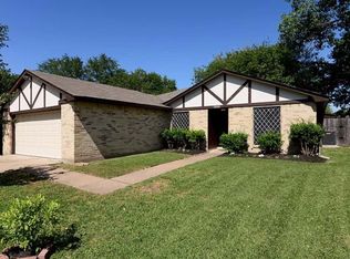 10107 Limewood Ln, Sugar Land, TX 77498