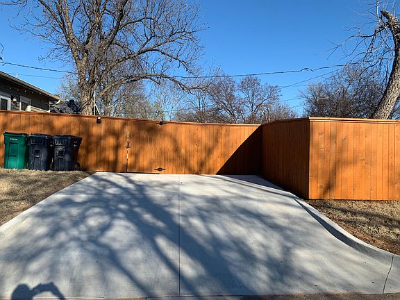 5th image of 920 NW 34th St