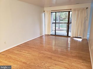 11228 Chestnut Grove Sq APT 131, Reston, VA 20190