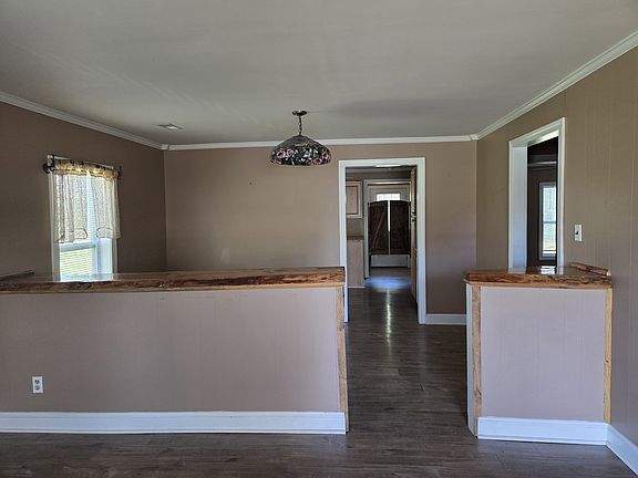 4th image of 115 Elm St