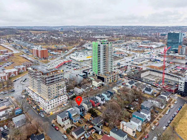 19 George St, Dartmouth, NS B3A 1L6