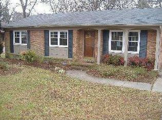 2214 Montclair Rd, Greensboro, NC 27407