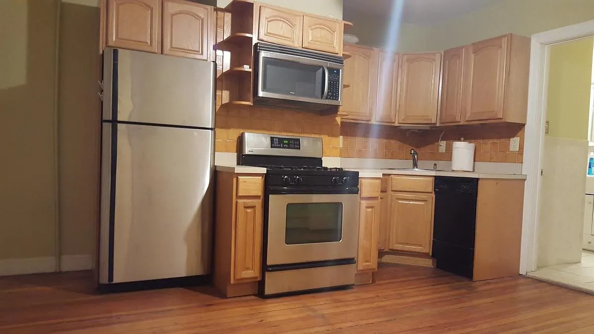 3 bed, 1100 sqft, $3,500 — Photo 1