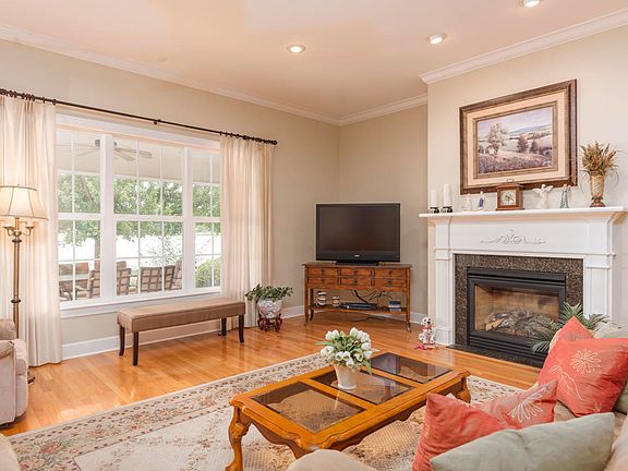 4th image of 1274 W Lakeshore Dr