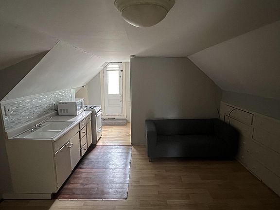 4th image of 1015 Baxter Ave APT 3