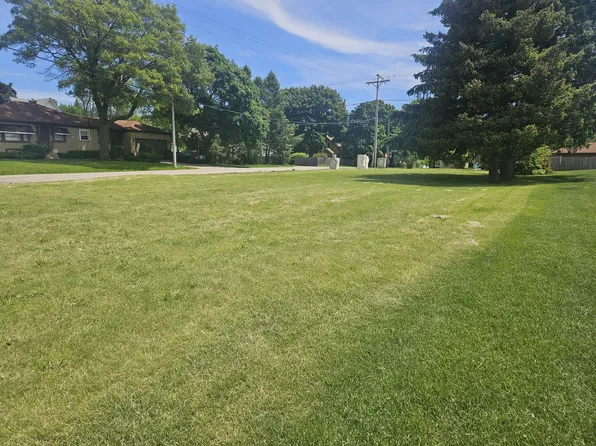 2001 Sheridan Rd, Zion, IL 60099