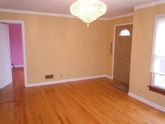 3rd image of 3310 Calwagner St