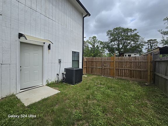 5th image of 9105A Kelburn Dr