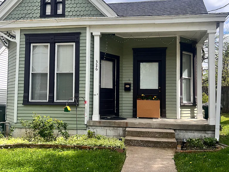 326 Blackburn Ave — Photo 1