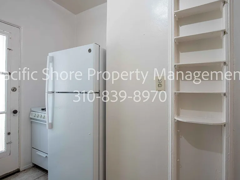 559 Alexandria Apartments — Photo 9