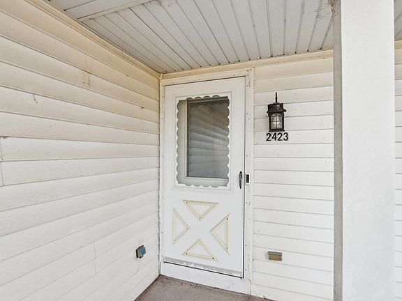 4th image of 2423 River View Dr