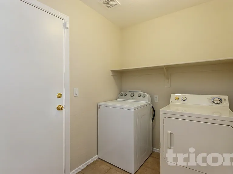 11791 W Belmont Dr — Photo 13