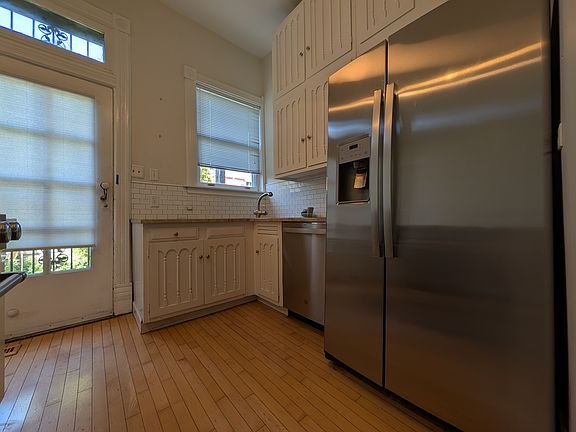 5th image of 730 S Claremont Ave
