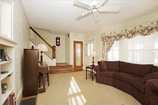 4th image of 1122 Sheridan Dr