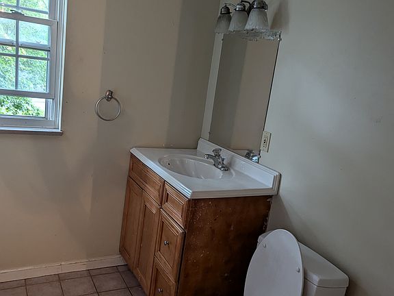 2nd image of 2323 S Belvoir Blvd