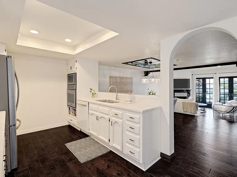 227 S Irena Ave #5 — Photo 29