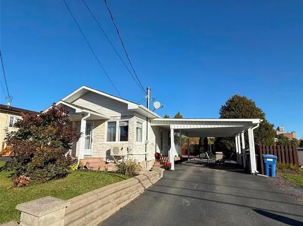 129 34th Ave, Edmundston, NB E3V 2T4
