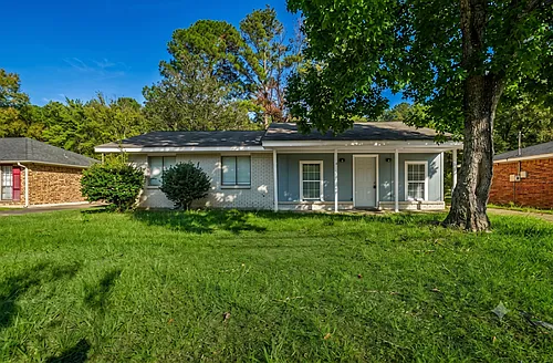 6458 Pinebrook Dr Photo 1