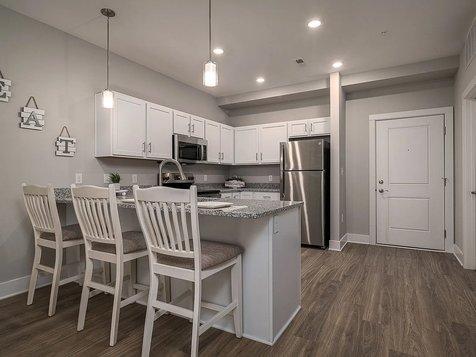 Heritage Square Apartments & Townhomes - Now Leasing! — Photo 1