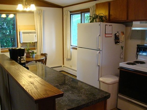 4th image of 1006 N Union St