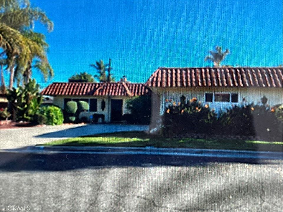 1st image of 10440 Manzanar Ave