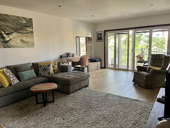 3rd image of 1138 12th St APT 8